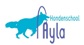 Hondenschool Ayla logo aqua hond met paarse hoop/naam